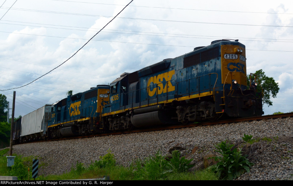 The L20601 heads back to Lynchburg with a decent cut of cars